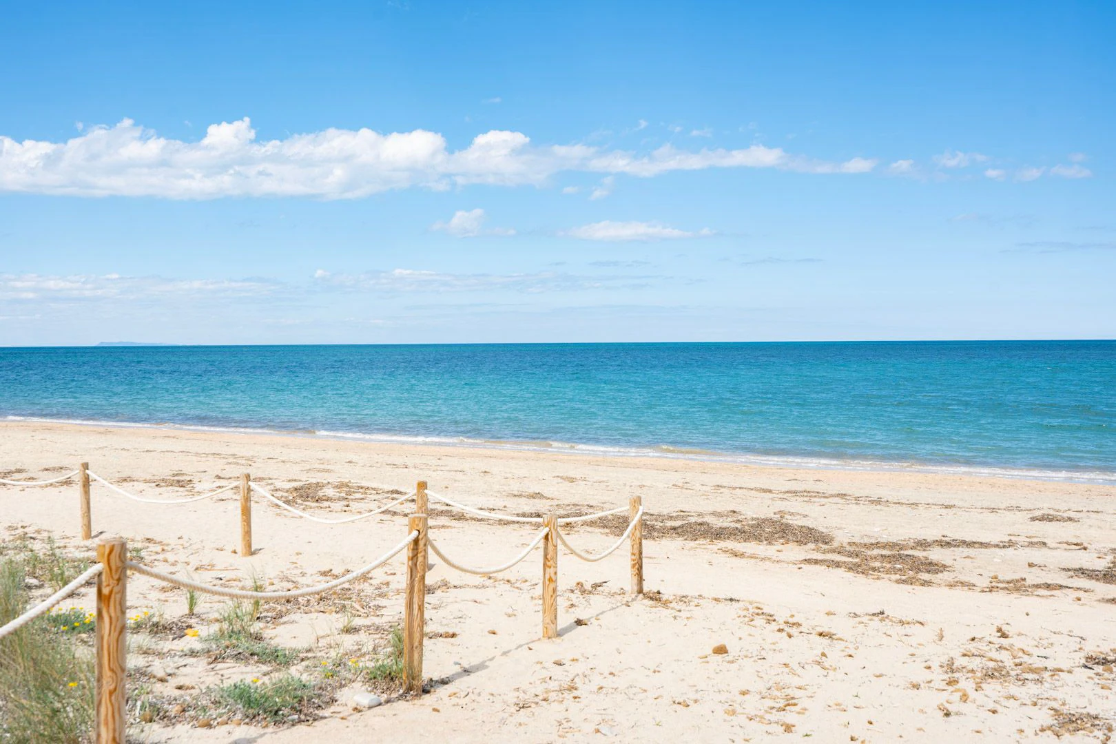 Fantástico ático moderno en primera línea de playa en venta en Denia
