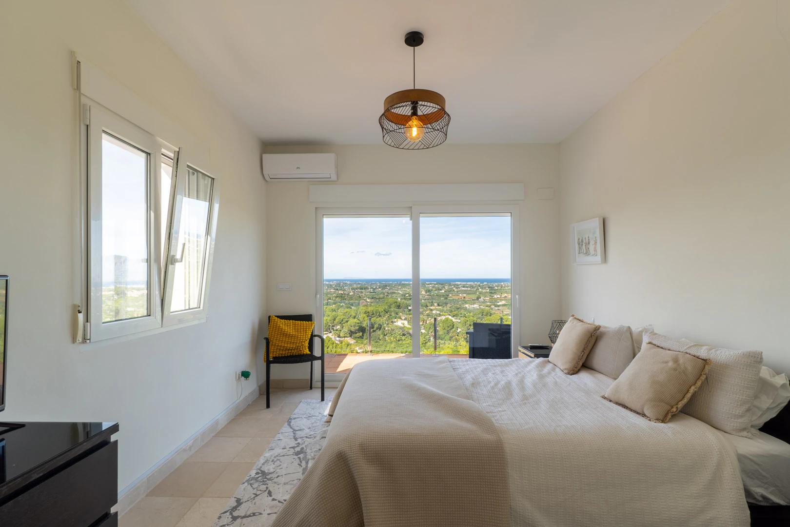 Villa mediterranea con vistas panorámicas al mar a la venta en La Sella, Pedreguer.