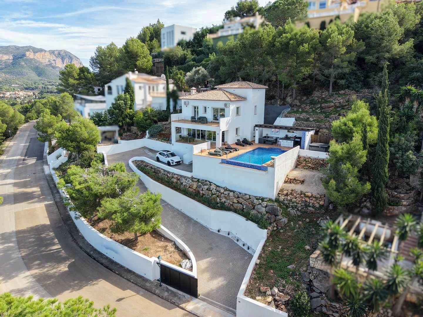 Villa mediterranea con vistas panorámicas al mar a la venta en La Sella, Pedreguer.