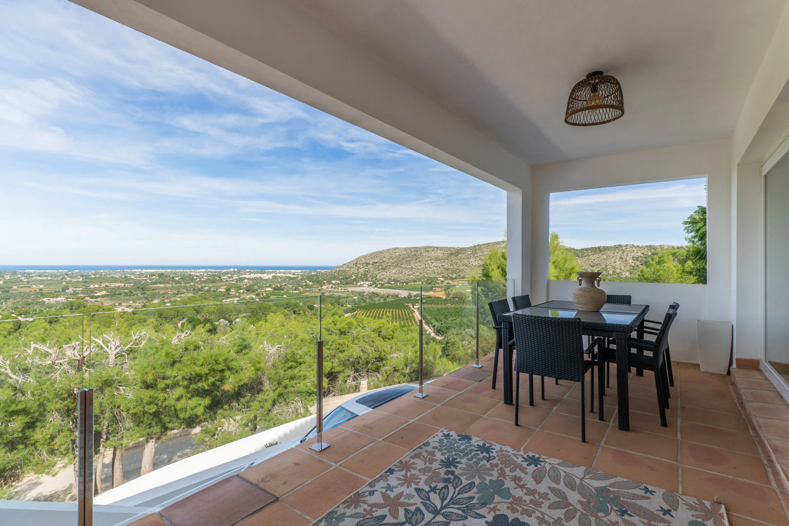 Villa mediterranea con vistas panorámicas al mar a la venta en La Sella, Pedreguer.