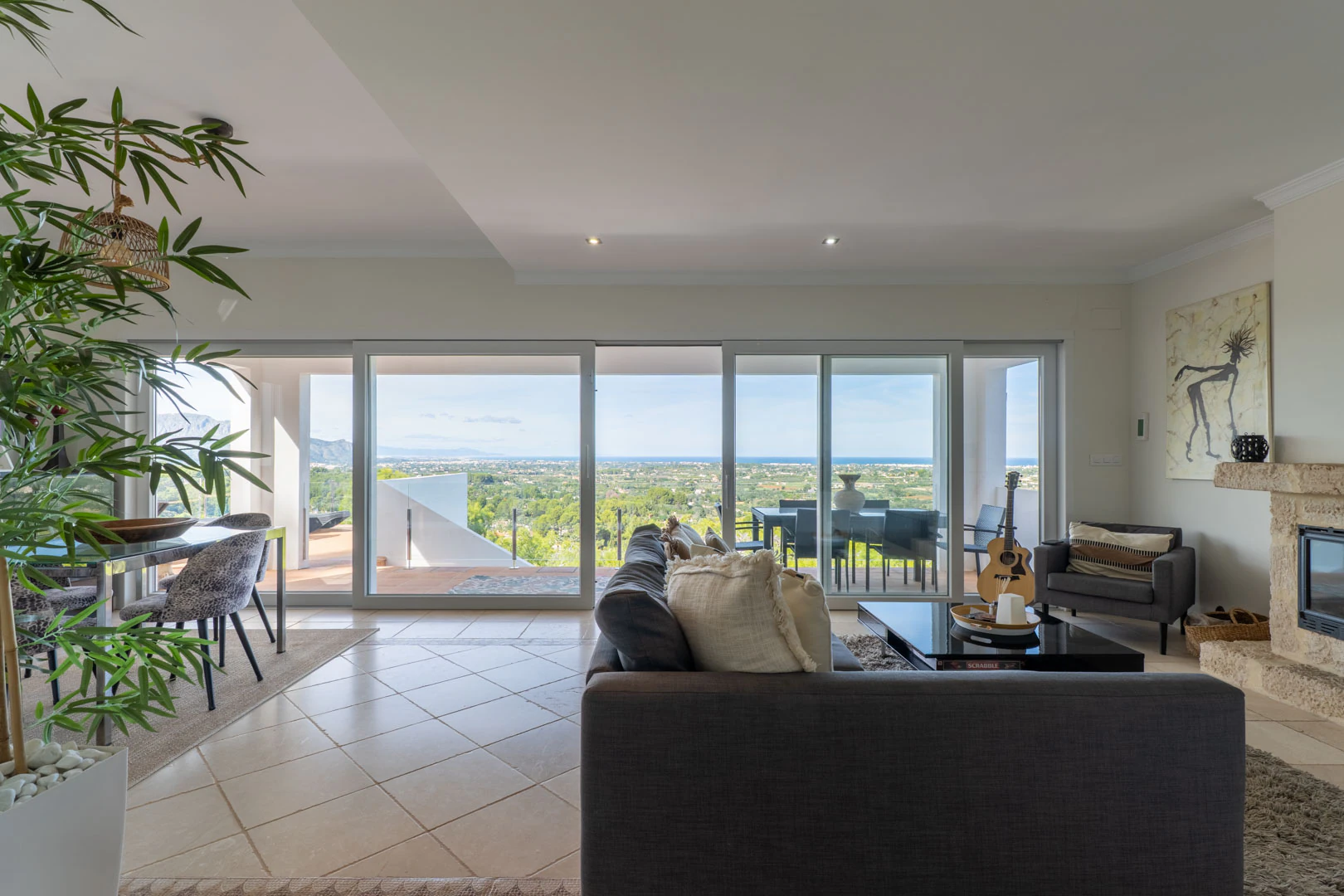 Villa mediterranea con vistas panorámicas al mar a la venta en La Sella, Pedreguer.