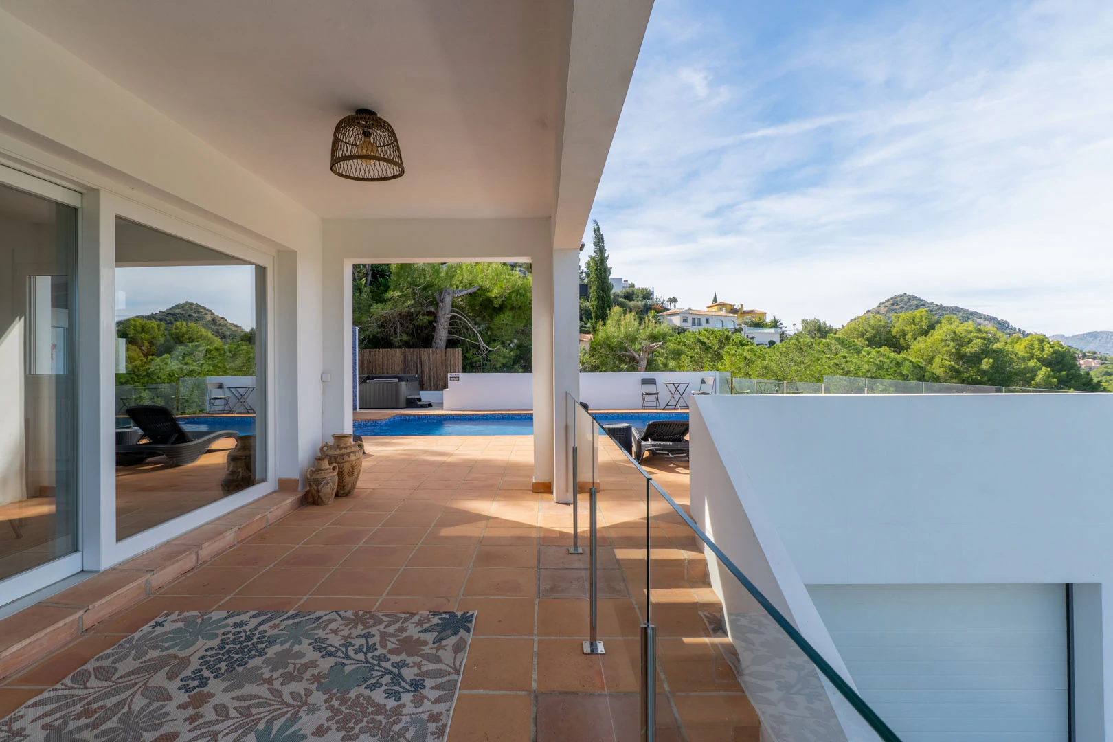 Villa mediterranea con vistas panorámicas al mar a la venta en La Sella, Pedreguer.