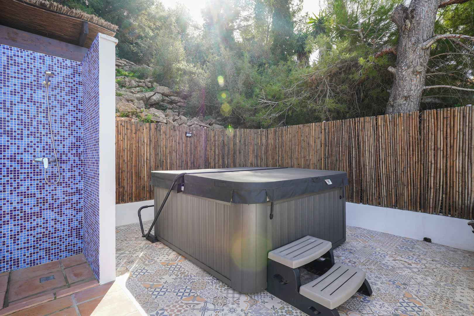 Villa mediterranea con vistas panorámicas al mar a la venta en La Sella, Pedreguer.