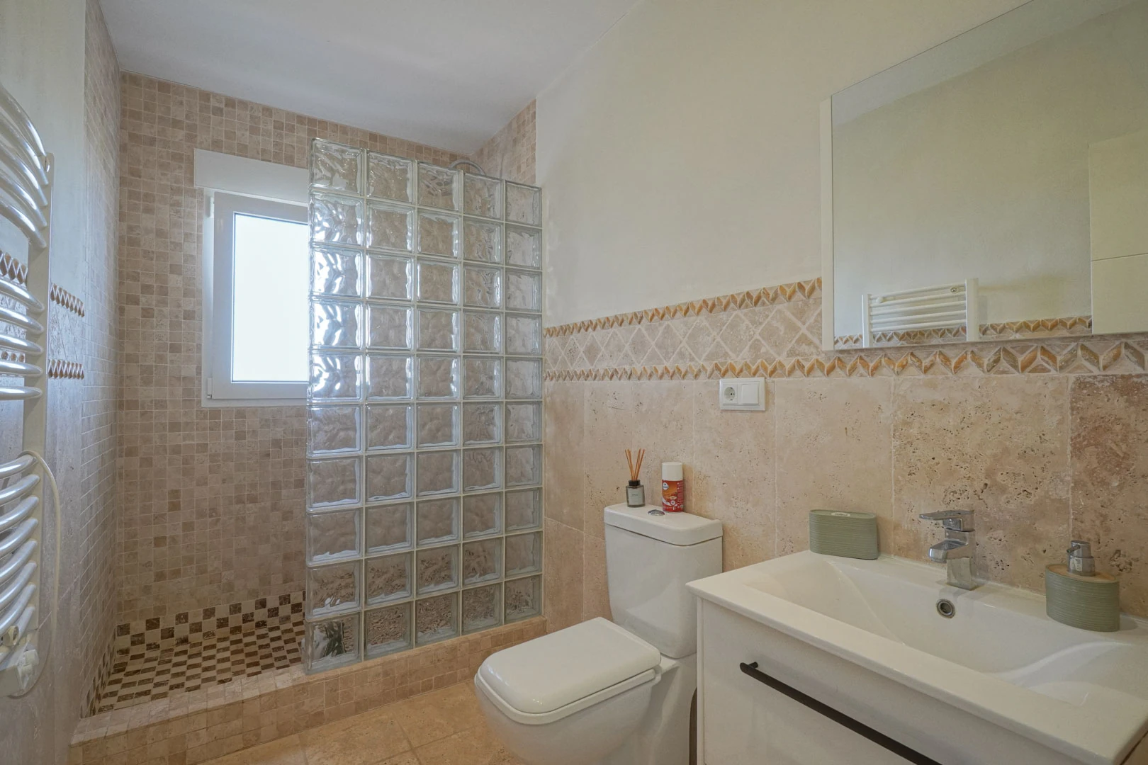 Villa mediterranea con vistas panorámicas al mar a la venta en La Sella, Pedreguer.