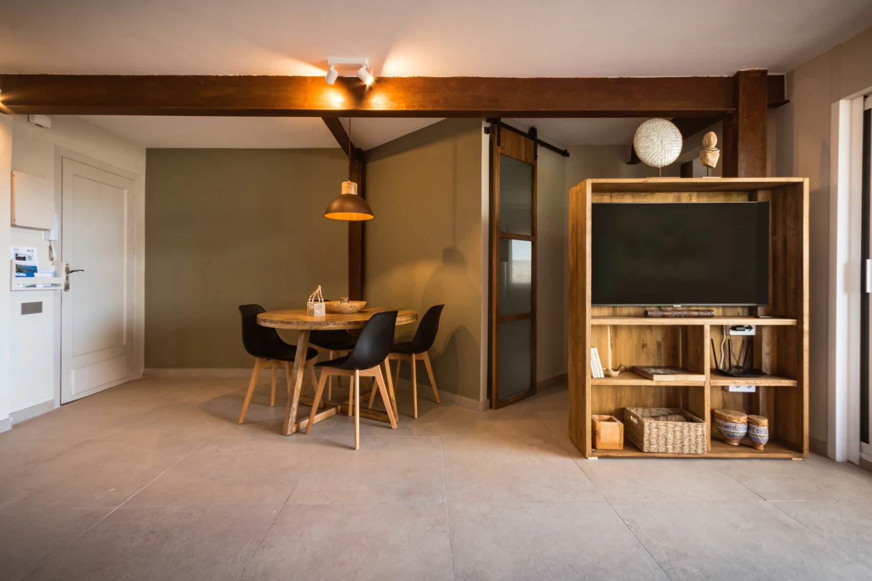 Piso de 2 dormitorios en venta en Javea con vistas al mar a 100 metros de la playa