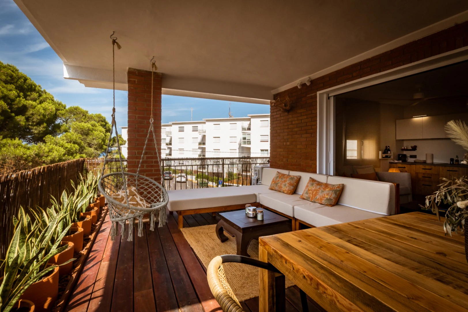 Piso de 2 dormitorios en venta en Javea con vistas al mar a 100 metros de la playa