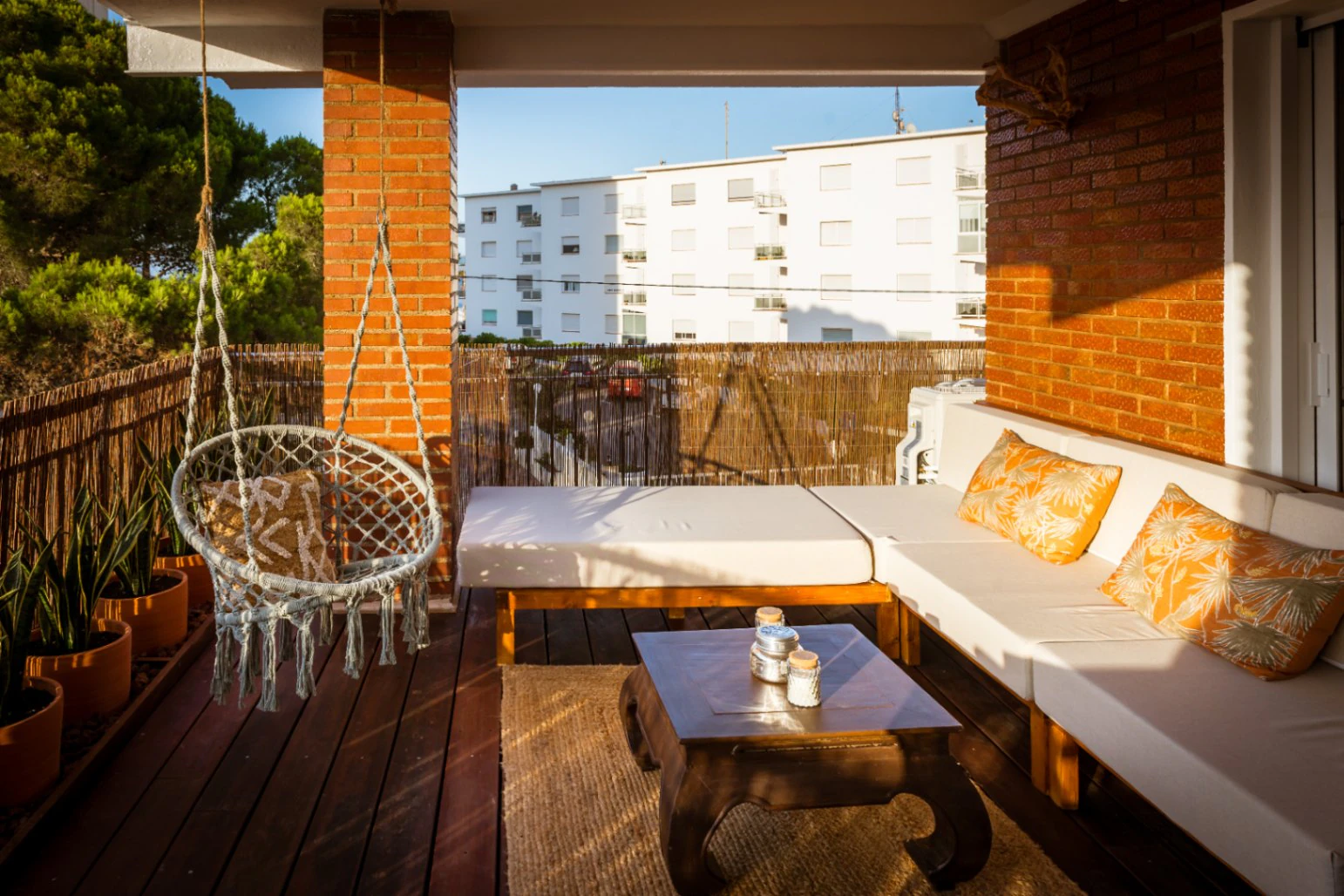 Piso de 2 dormitorios en venta en Javea con vistas al mar a 100 metros de la playa