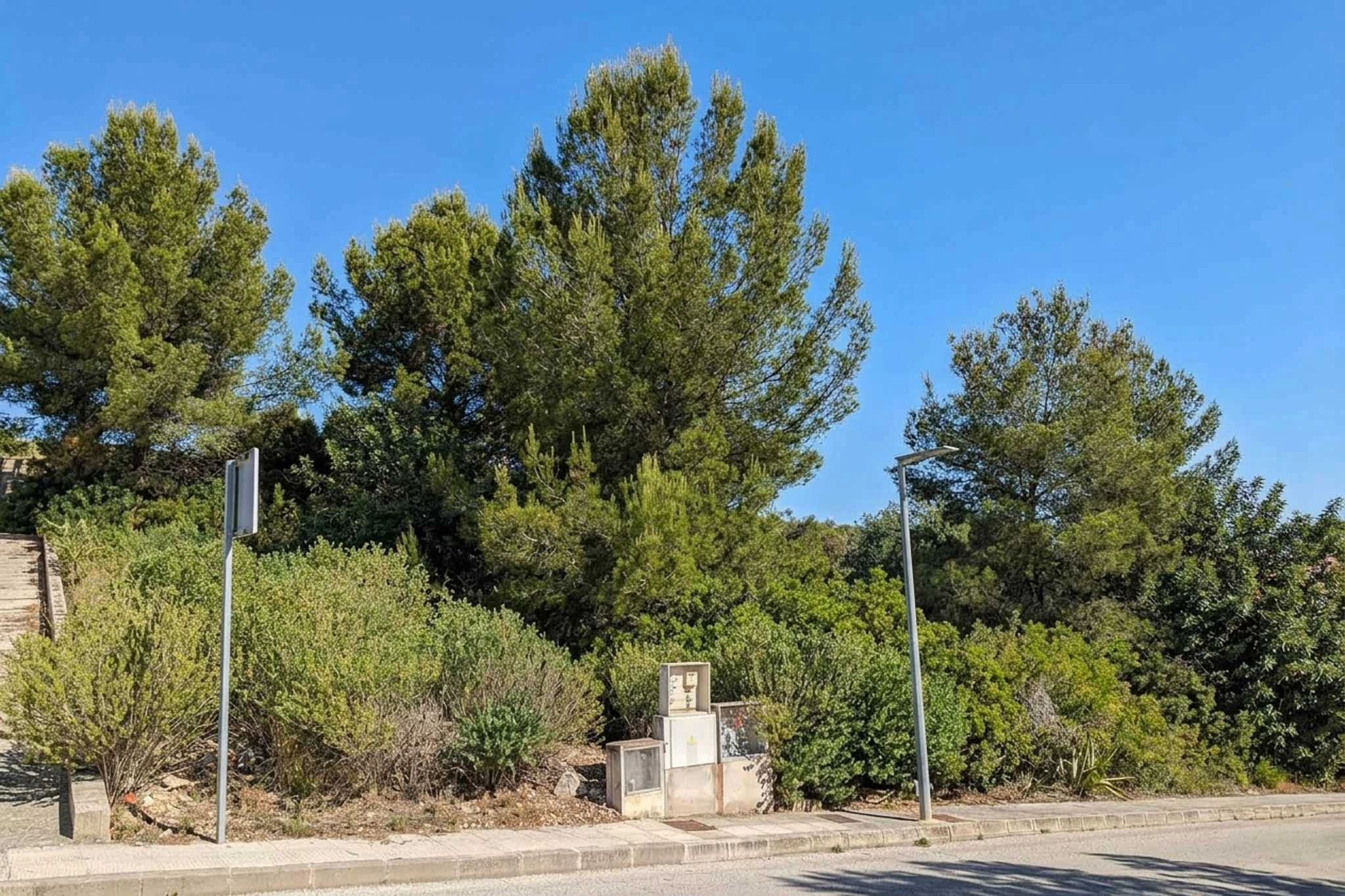 Villa ibicenca de obra nueva con vistas panorámicas en Pedreguer