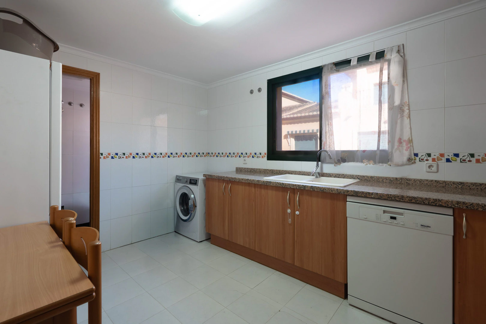 Appartement dans un complexe résidentiel avec piscine à vendre au port