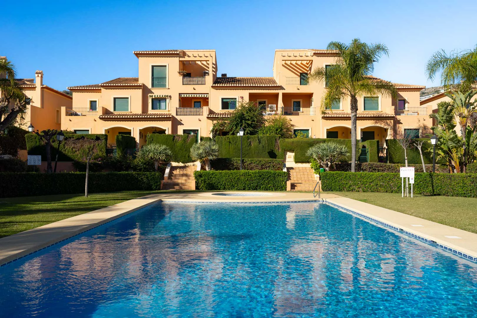 Apartamento en complejo residencial con piscina en venta en el puerto - 2