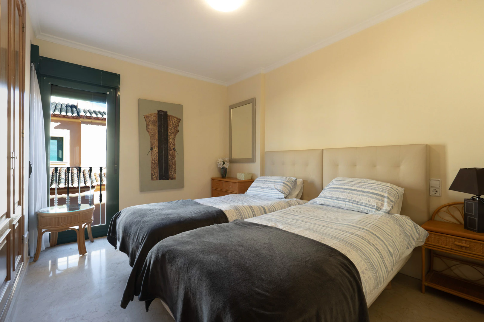 Appartement dans un complexe résidentiel avec piscine à vendre au port