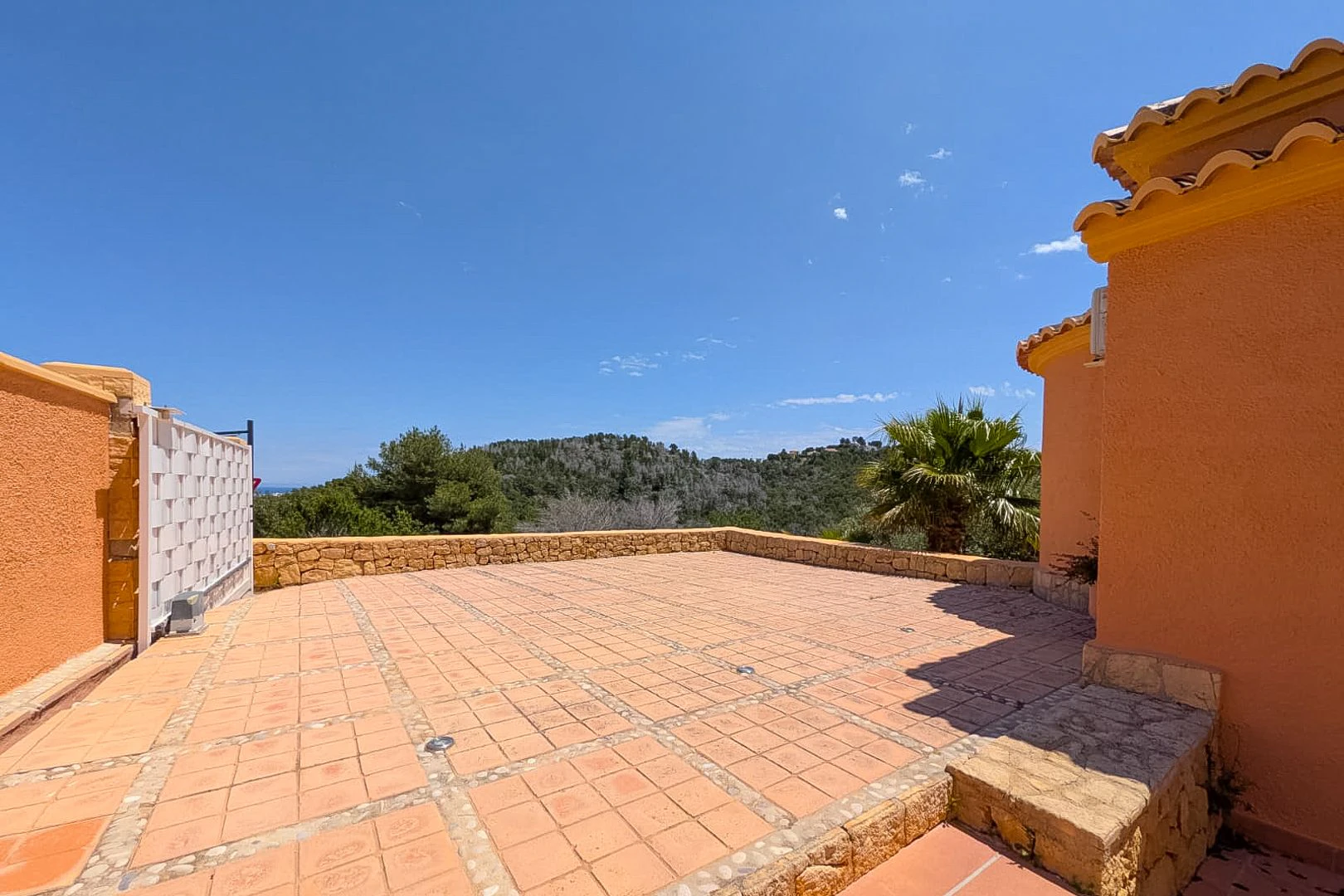 Villa exclusive avec vue sur la mer et piscine à débordement à Jávea