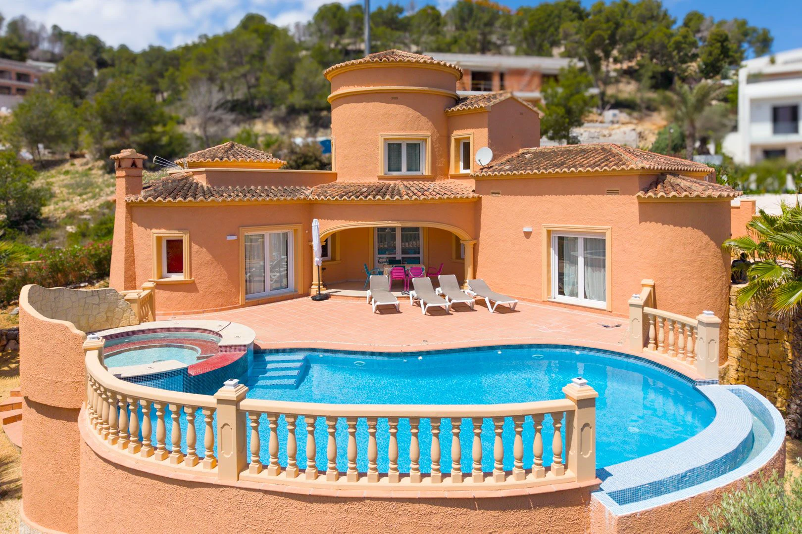 Villa exclusive avec vue sur la mer et piscine à débordement à Jávea