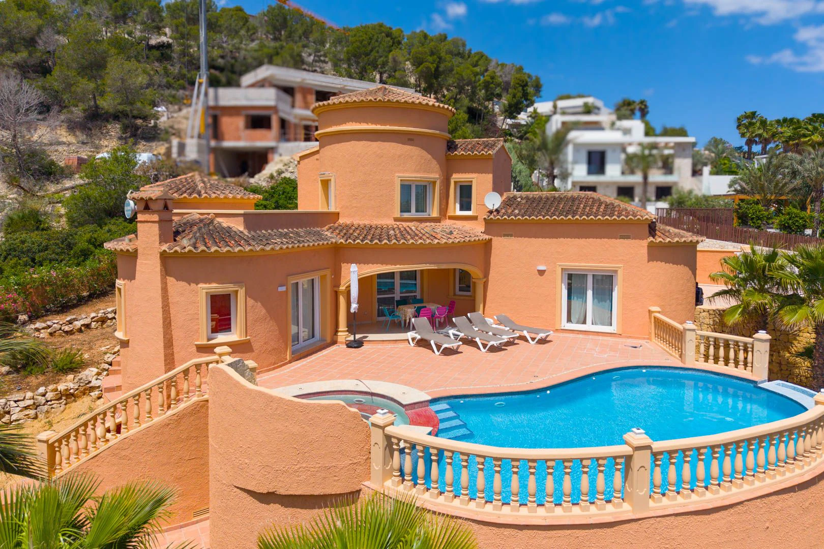 Villa exclusive avec vue sur la mer et piscine à débordement à Jávea