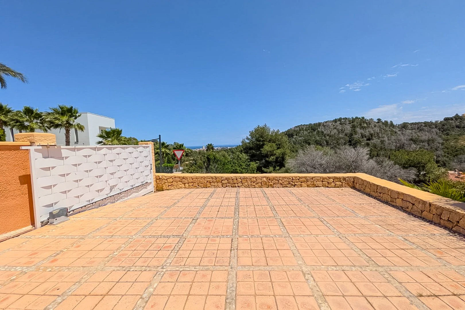 Villa exclusive avec vue sur la mer et piscine à débordement à Jávea