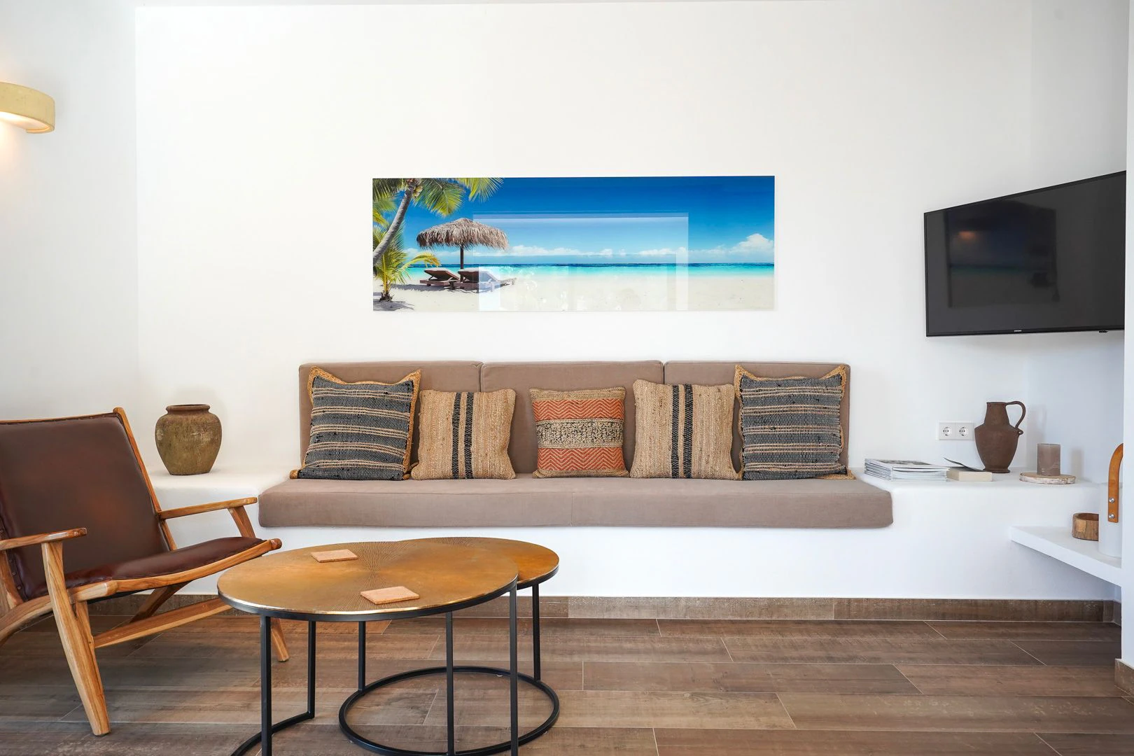 Exclusiva villa moderna con piscina junto a la playa de Cala Blanca