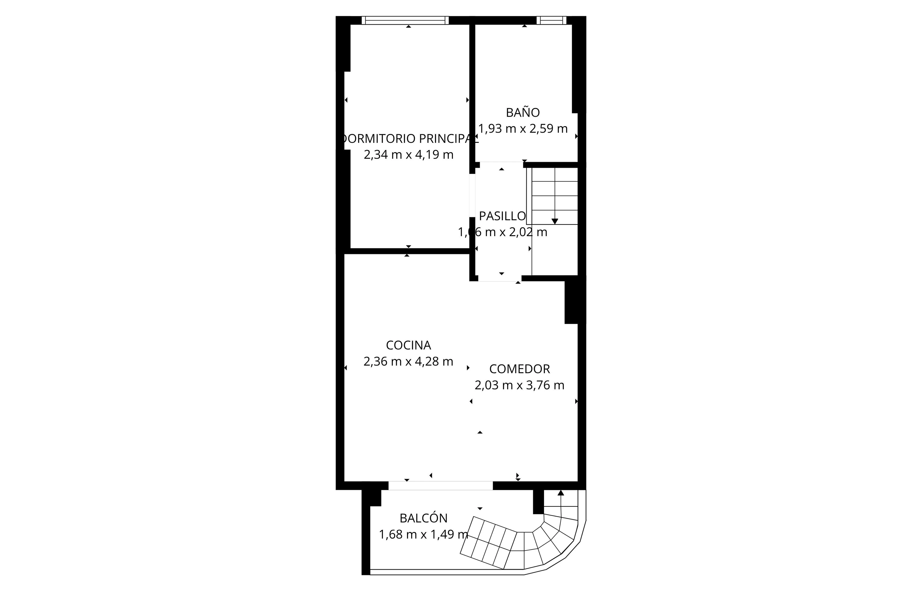 Beautiful refurbished townhouse just 350M from the beach, with a large terrace.