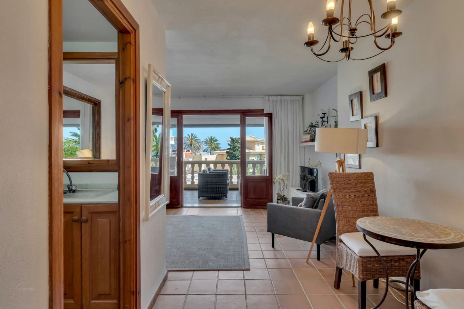 Apartamento primera línea, con vista al mar y piscina en Montañar I Javea
