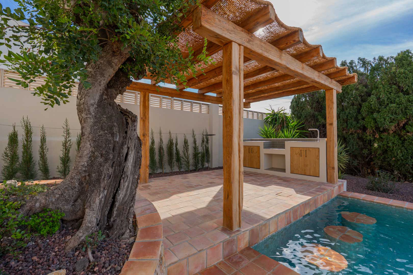 Villa mediterranea ristrutturata con vista sul mare in vendita a La Fustera, Benissa