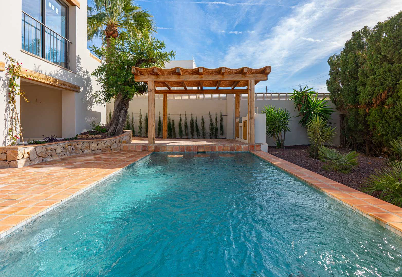 Villa mediterranea ristrutturata con vista sul mare in vendita a La Fustera, Benissa
