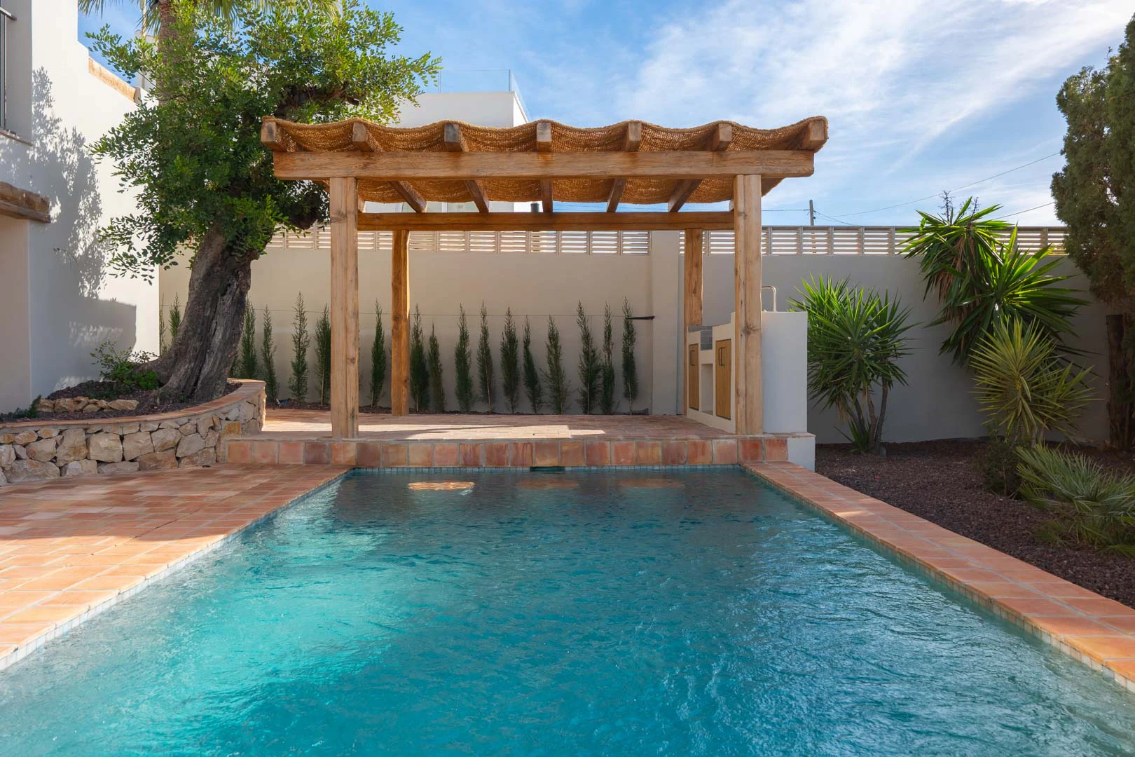 Villa mediterranea ristrutturata con vista sul mare in vendita a La Fustera, Benissa