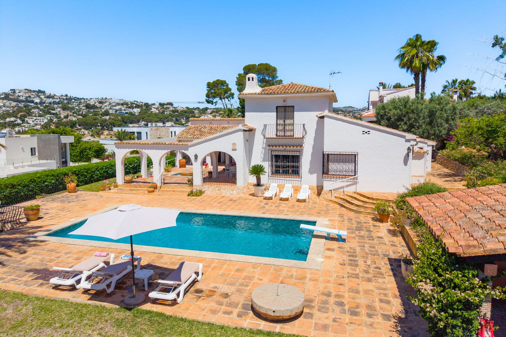 Villa mediterránea con encanto en Pla del Mar, a un paso del centro de Moraira