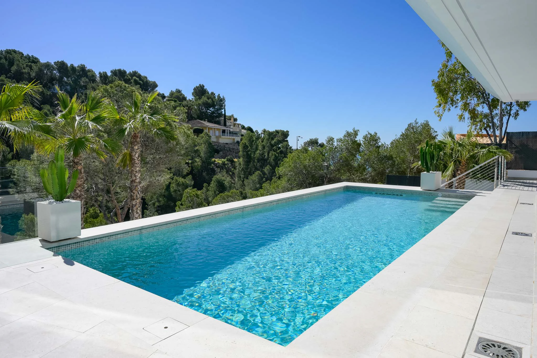 Villa de lujo contemporánea con vistas panorámicas al Mediterráneo