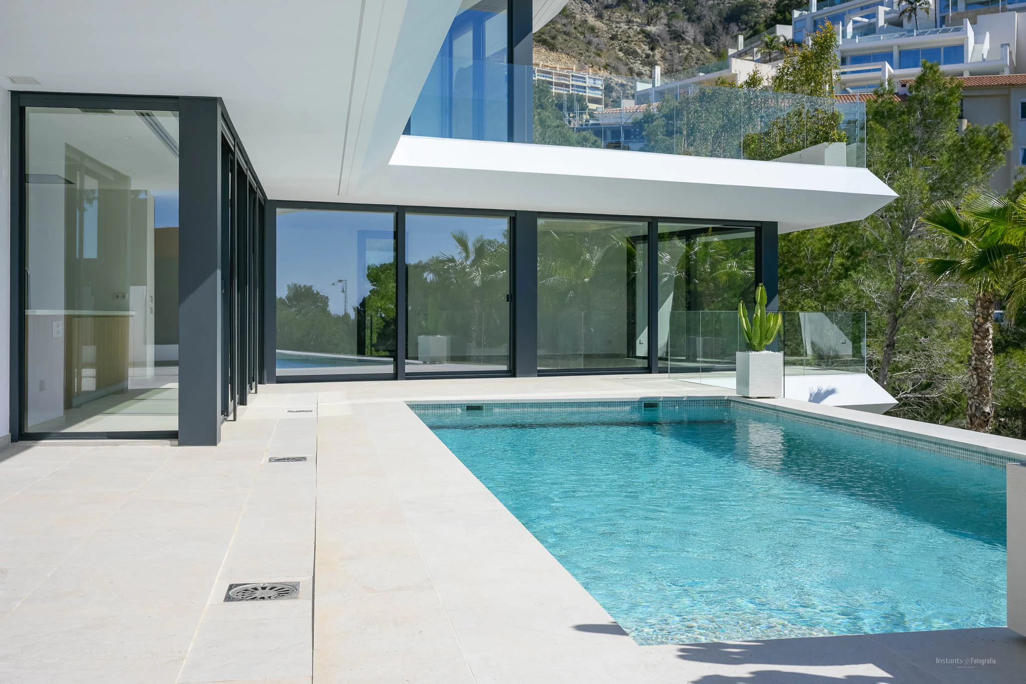 Villa de lujo contemporánea con vistas panorámicas al Mediterráneo
