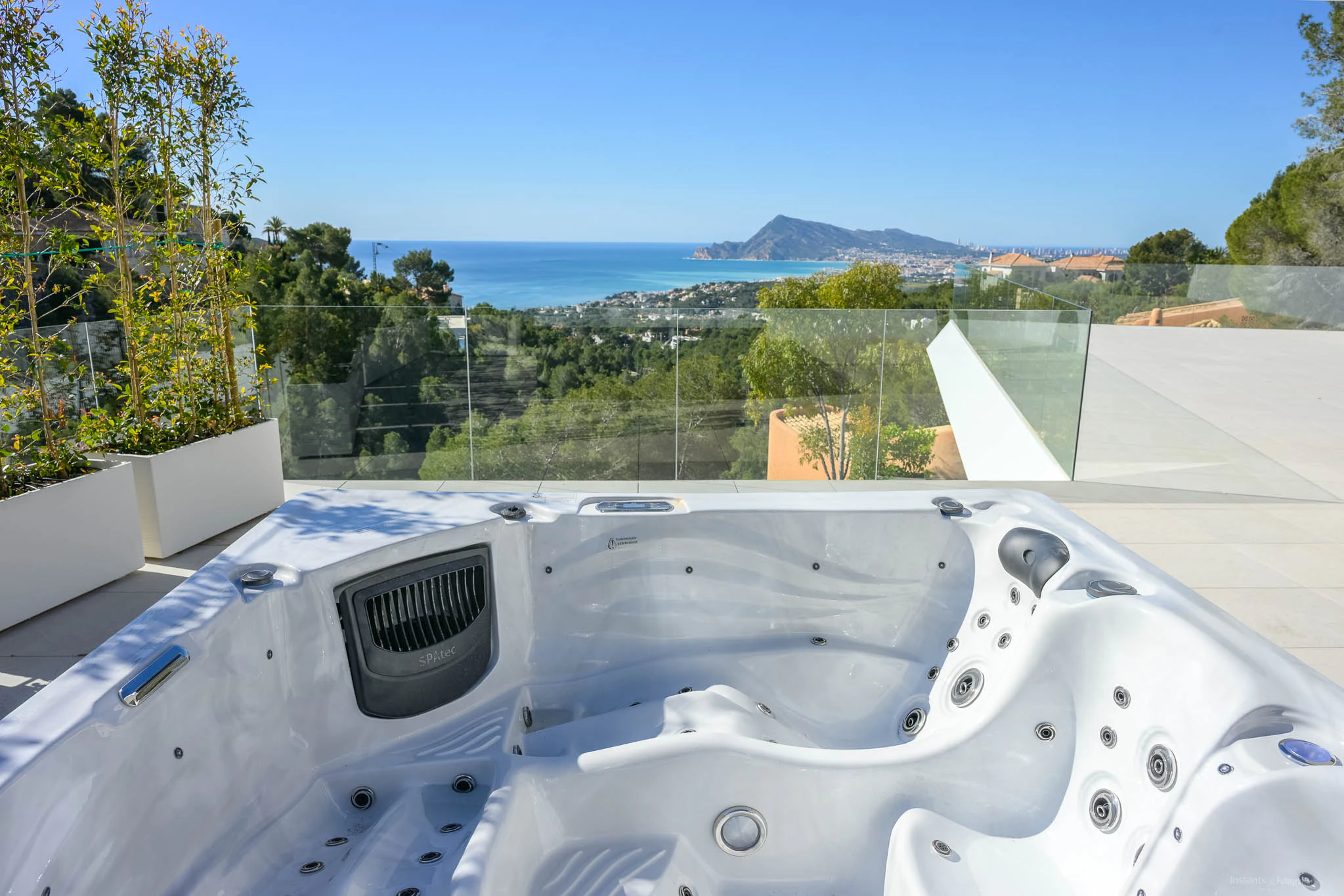 Villa de lujo contemporánea con vistas panorámicas al Mediterráneo