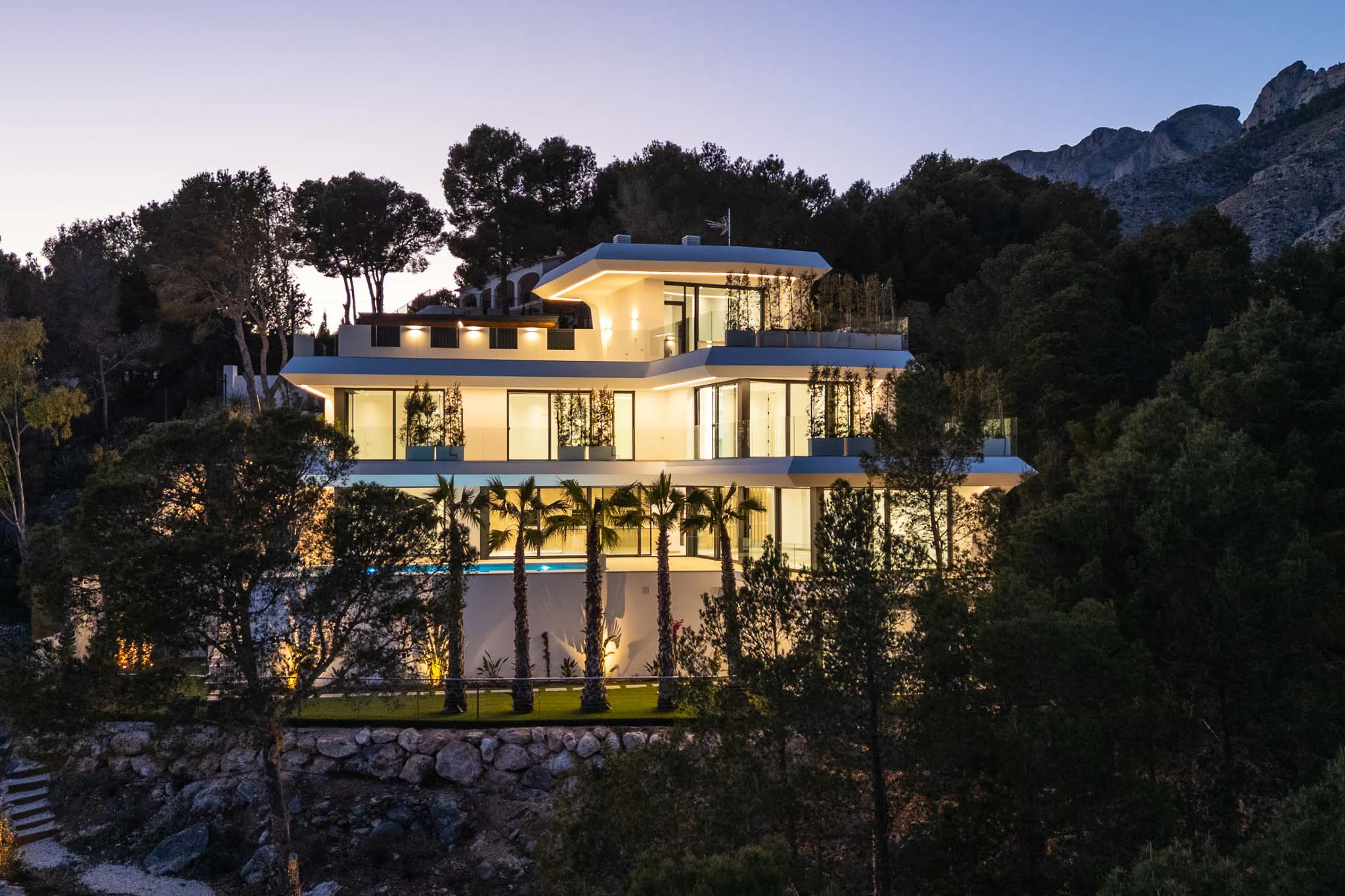 Villa de lujo contemporánea con vistas panorámicas al Mediterráneo