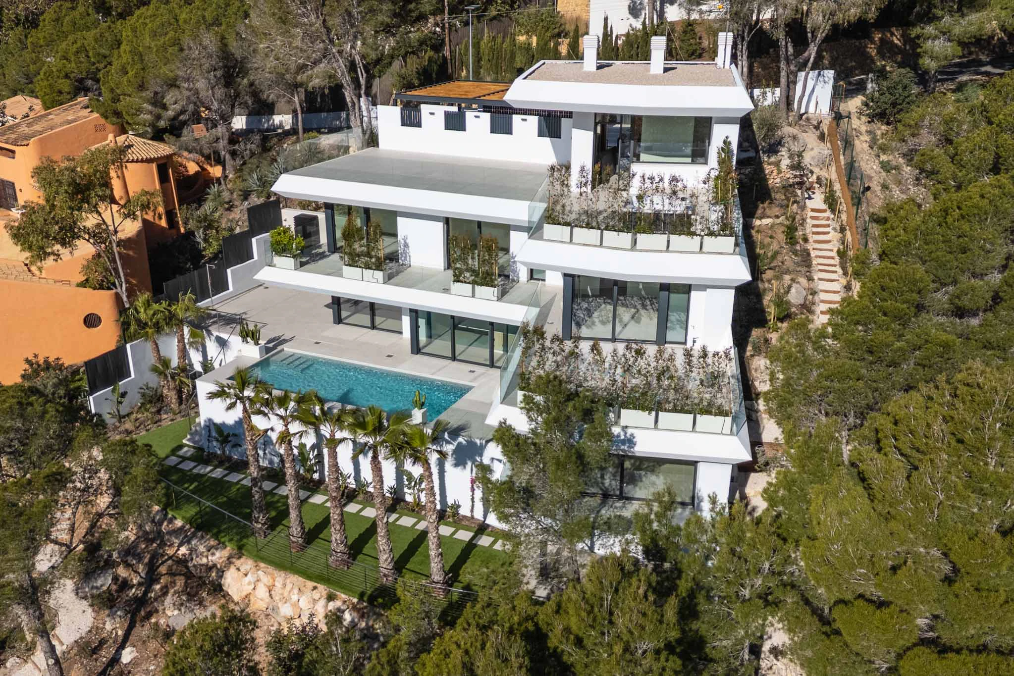 Villa de lujo contemporánea con vistas panorámicas al Mediterráneo