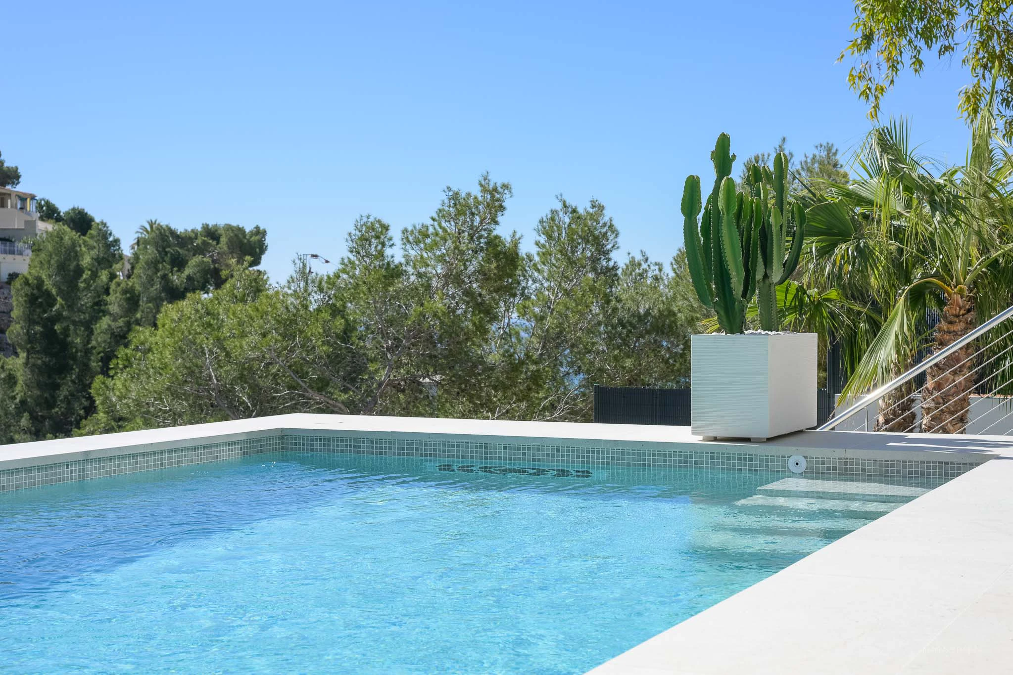 Villa de lujo contemporánea con vistas panorámicas al Mediterráneo