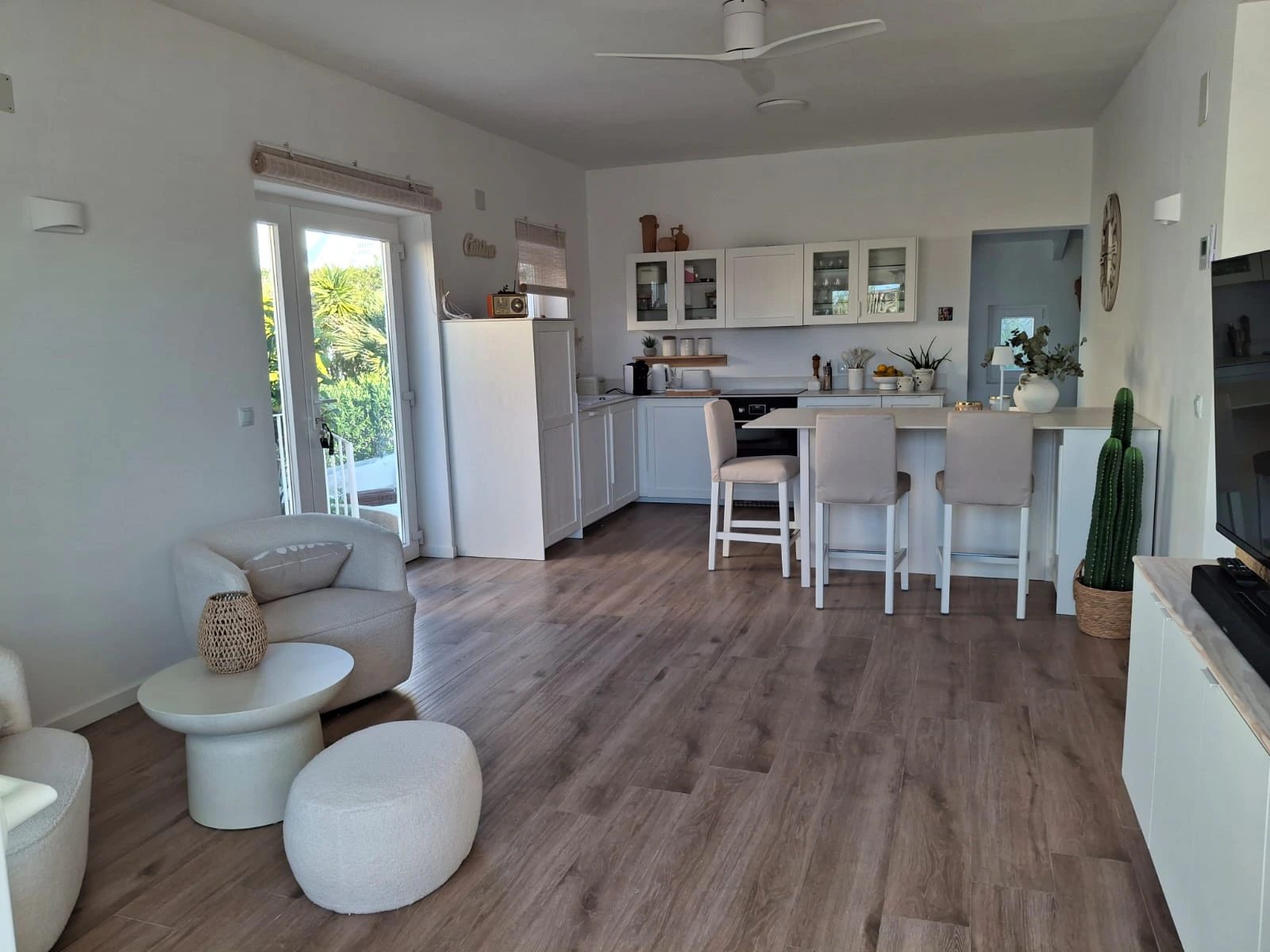 Exclusivo chalet de 2 dormitorios totalmente reformado en venta en Cumbre del Sol, Benitachell