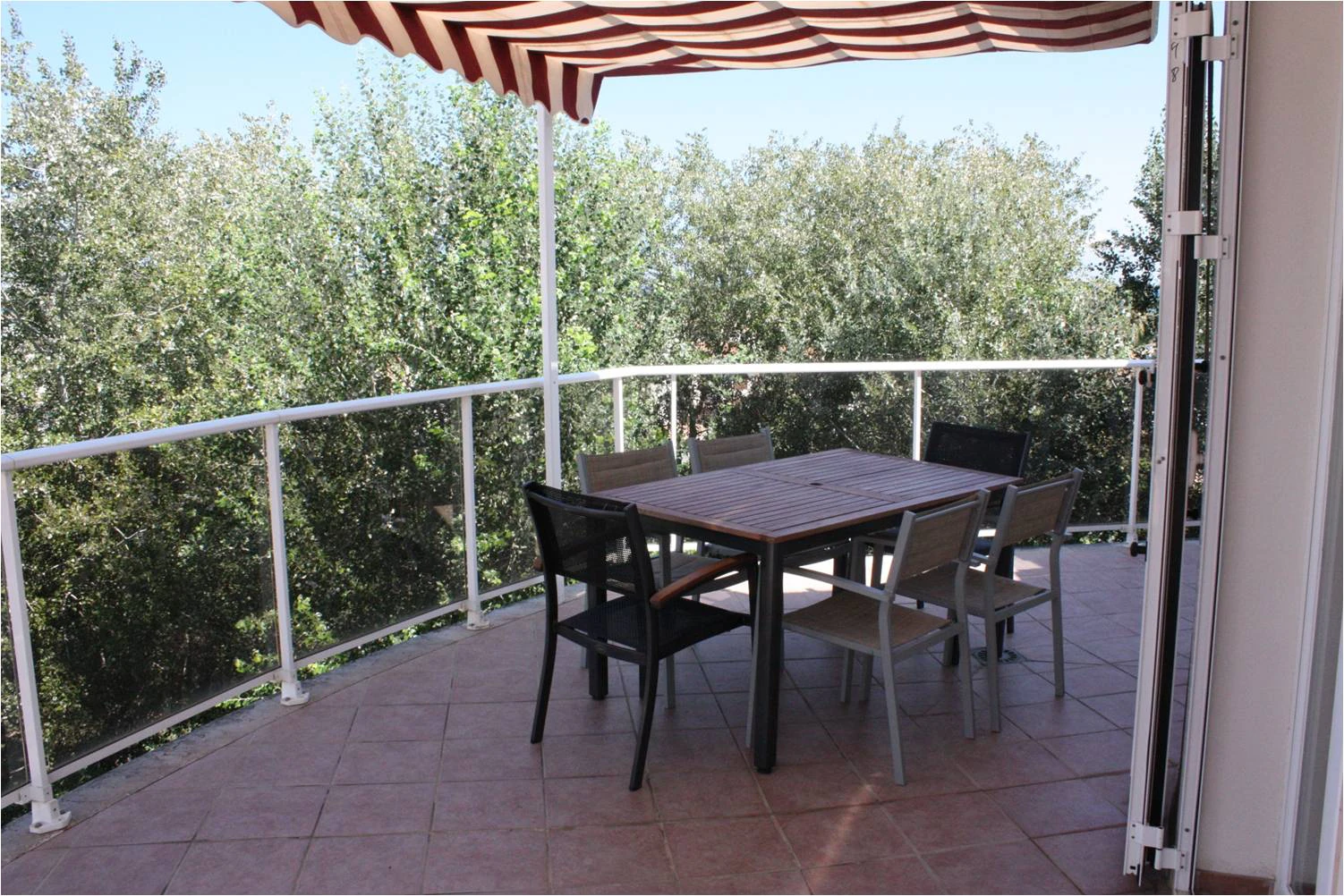 Exclusivo ático en venta en primera línea de playa en Las Marinas, Dénia