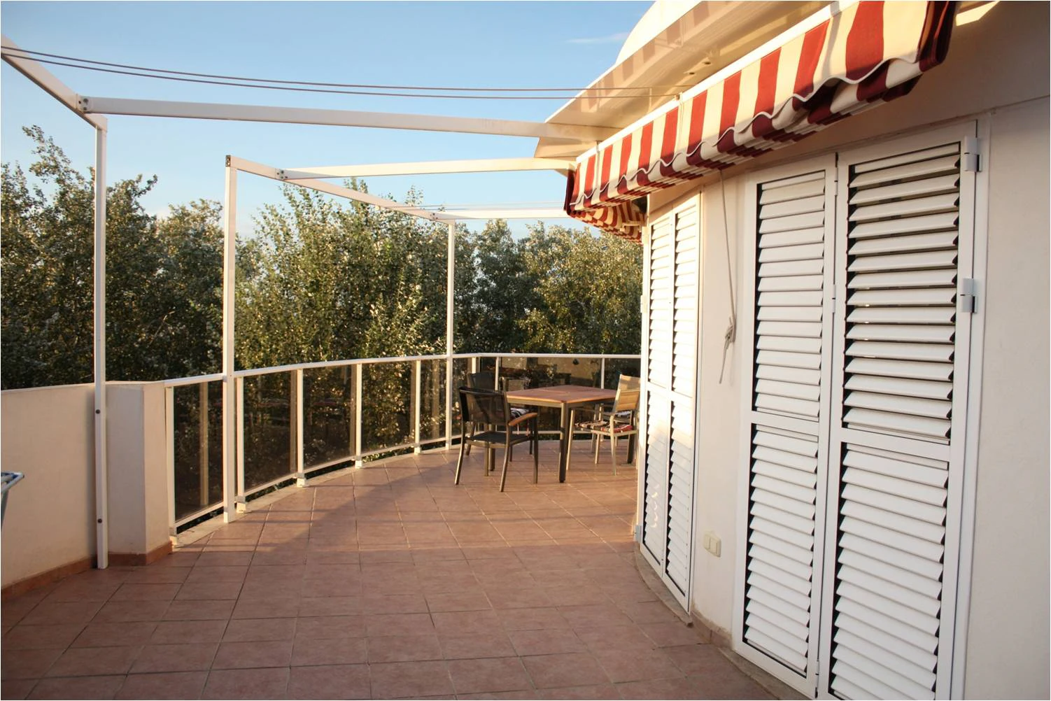 Exclusivo ático en venta en primera línea de playa en Las Marinas, Dénia