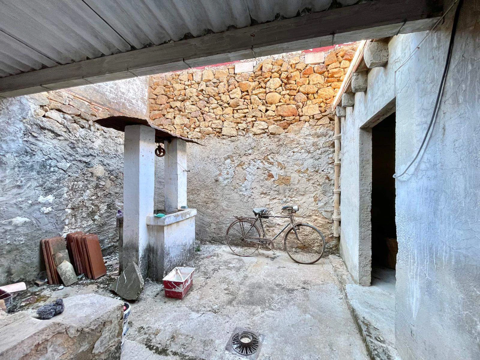 Auténtica Casa de Pueblo con Licencia de Obra y Proyecto Aprobado en venta en Jesús Pobre