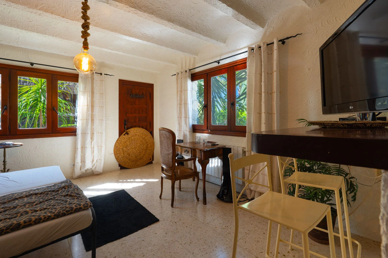 Villa rustique avec appartement indépendant à vendre à Jávea.