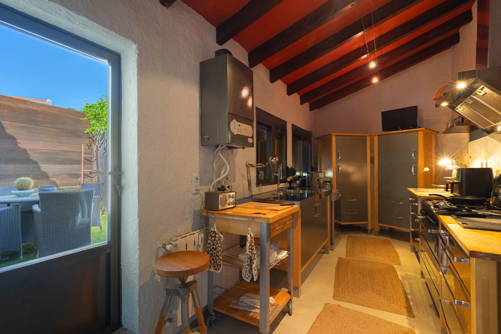 Villa rustique avec appartement indépendant à vendre à Jávea.