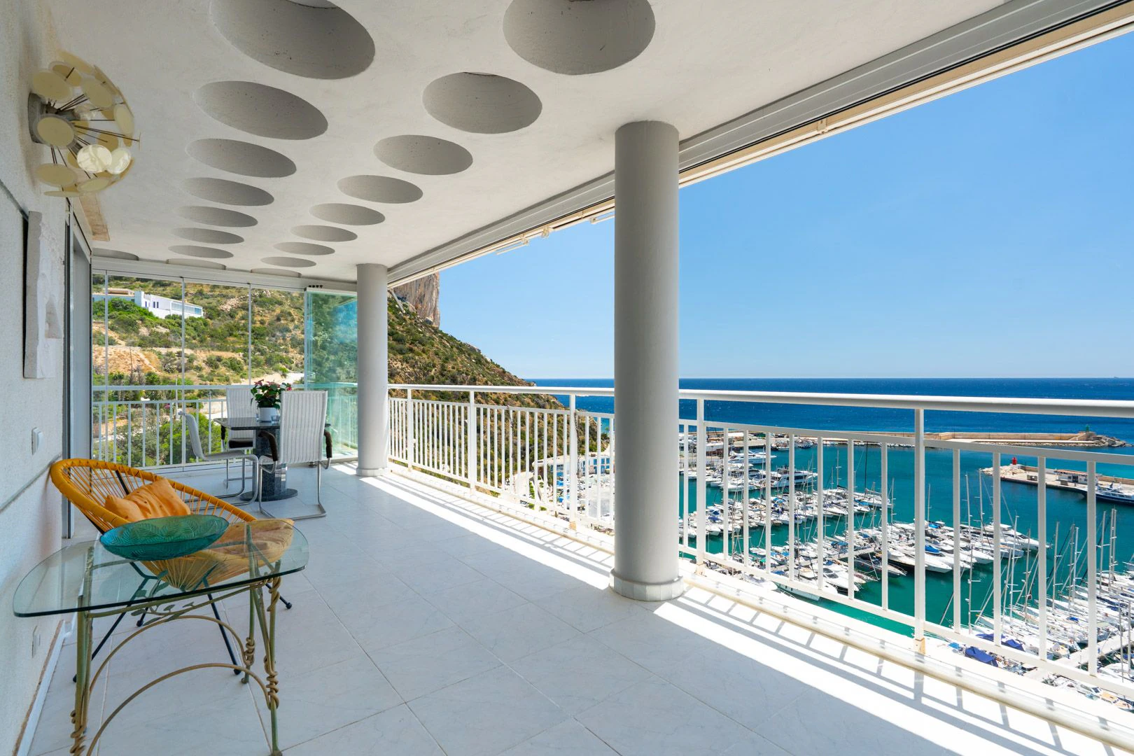 Ático exclusivo en primera línea de mar en el puerto de Calpe