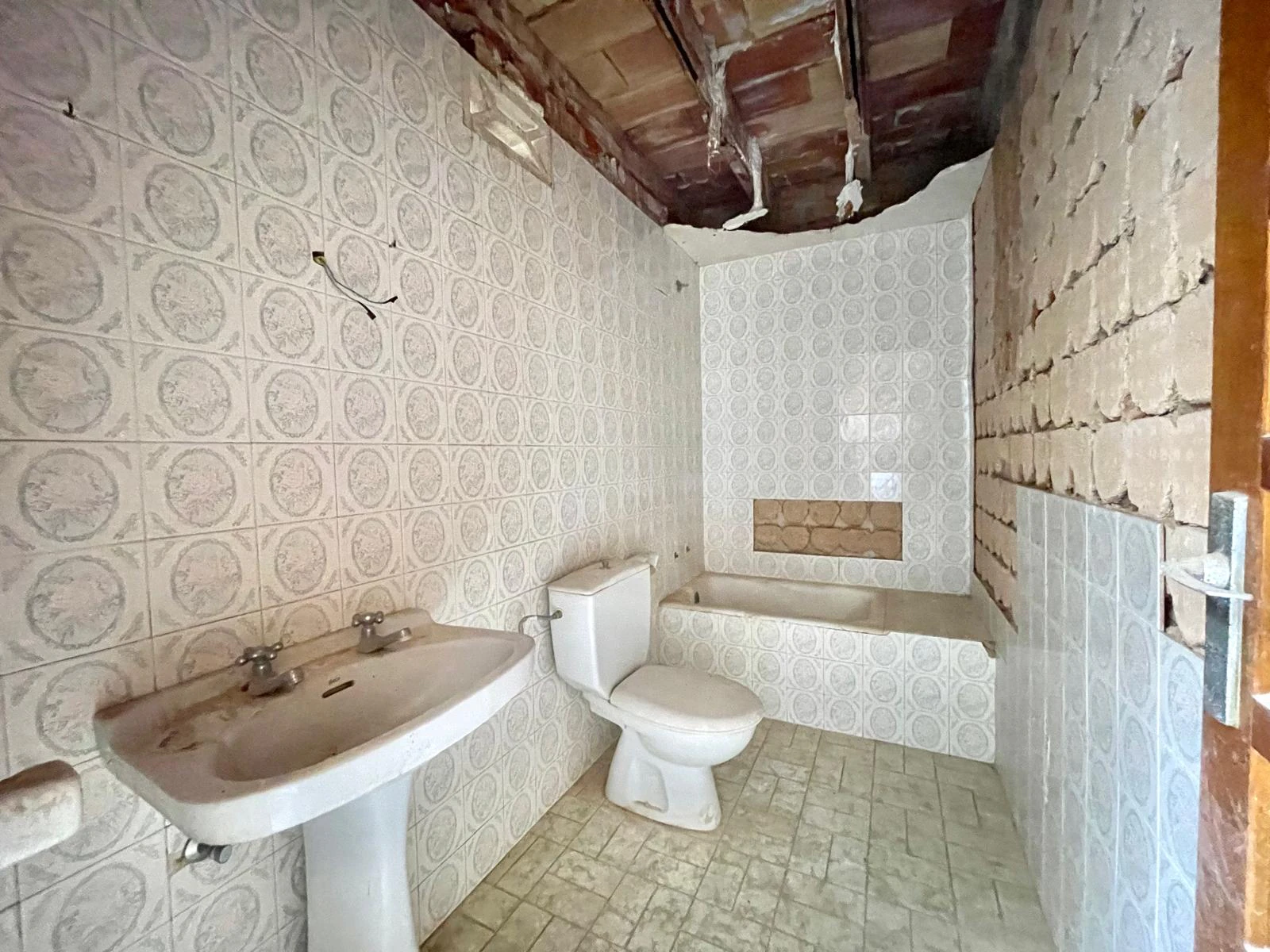 Auténtica Casa de Pueblo con Licencia de Obra y Proyecto Aprobado en venta en Jesús Pobre