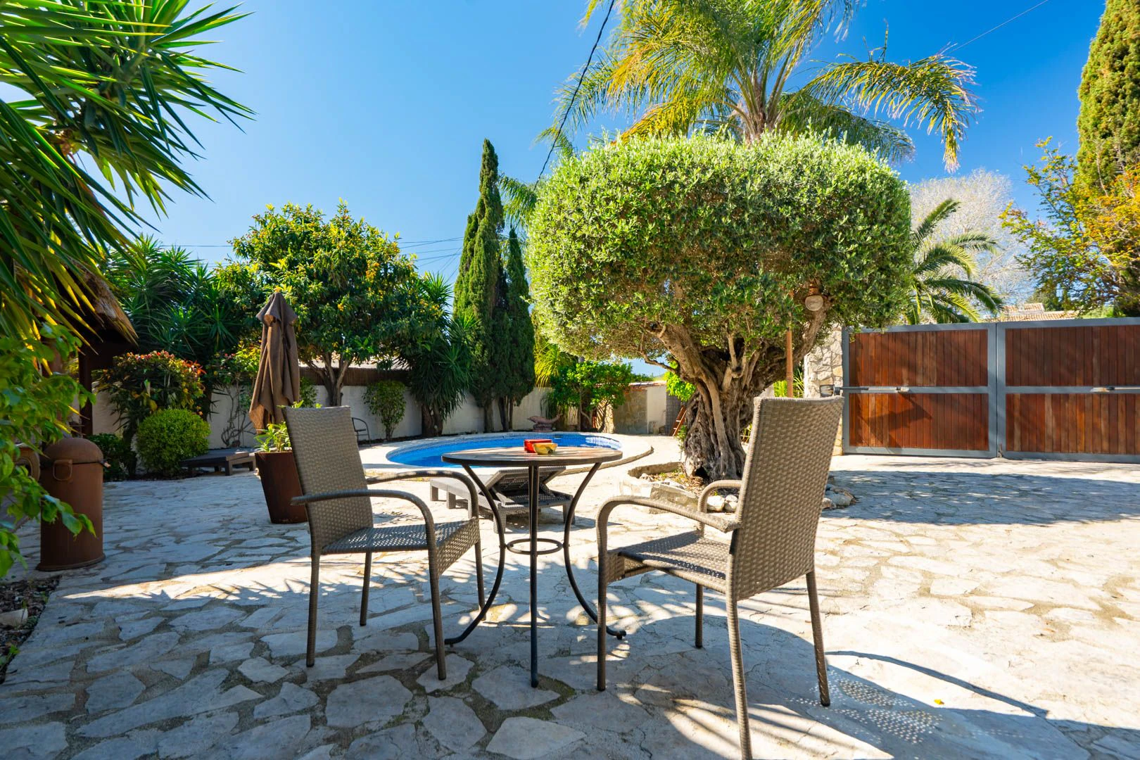 Villa rustique avec appartement indépendant à vendre à Jávea.