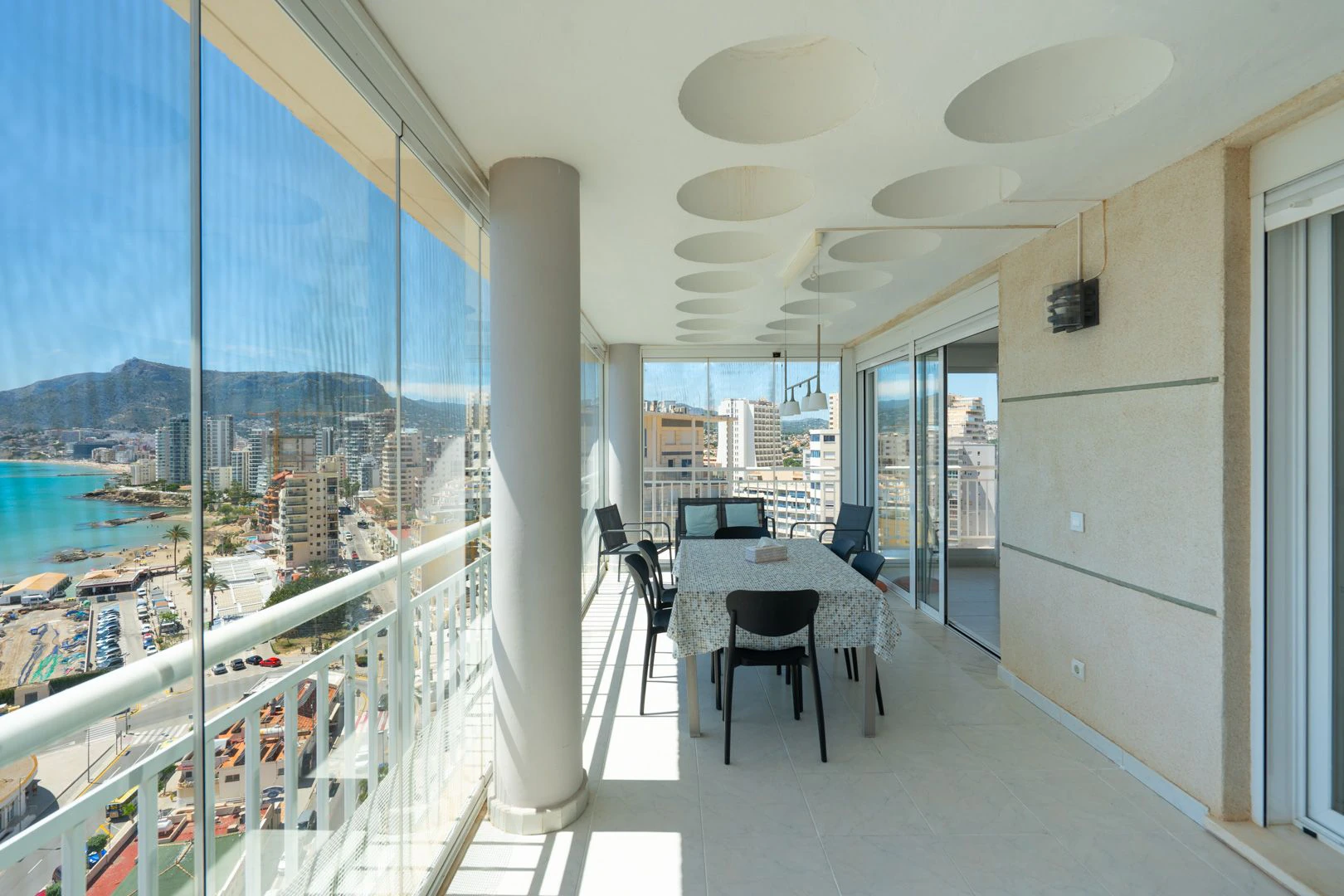 Exclusivo ático cerca de la playa con vistas al mar en Calpe