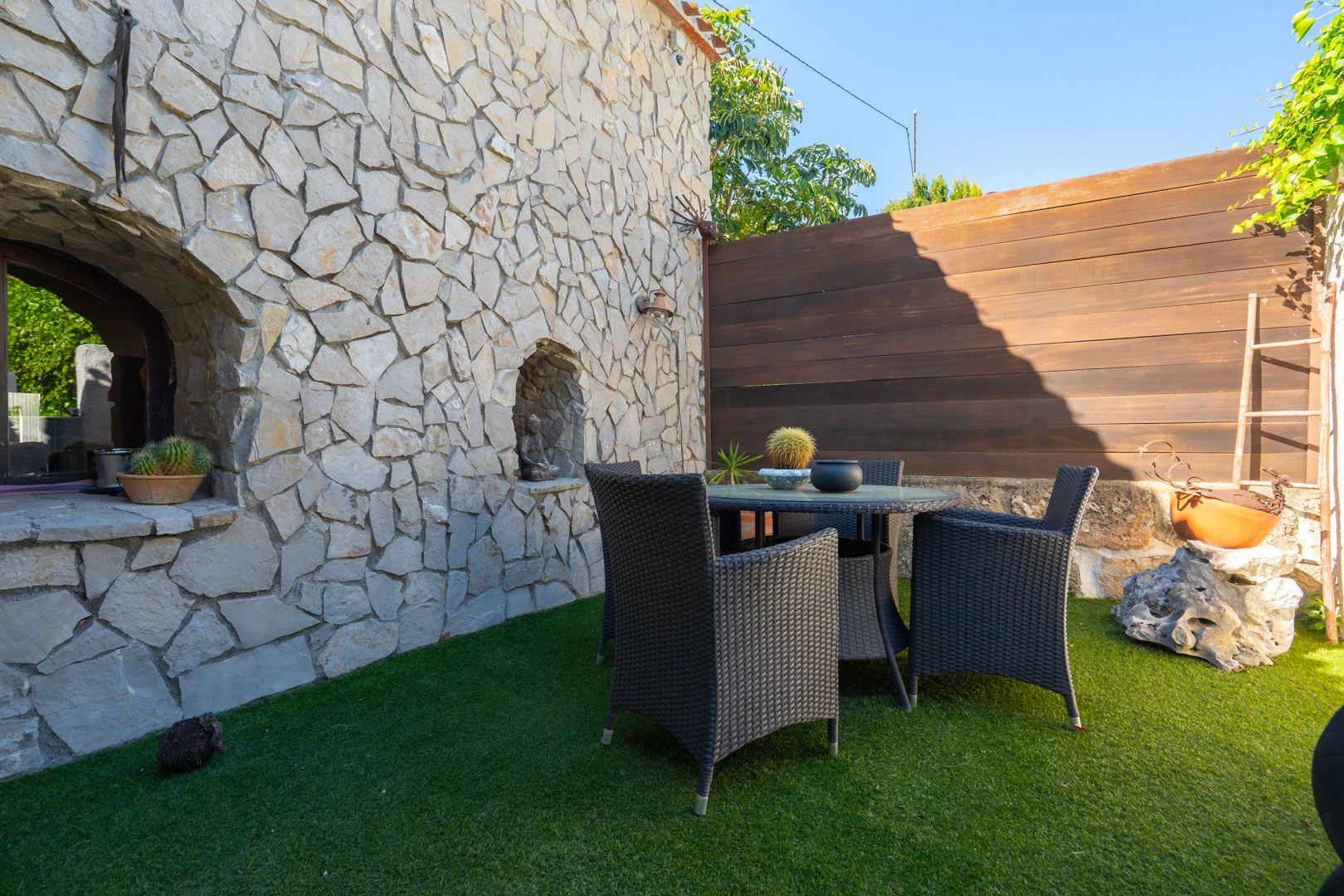 Villa rustique avec appartement indépendant à vendre à Jávea.