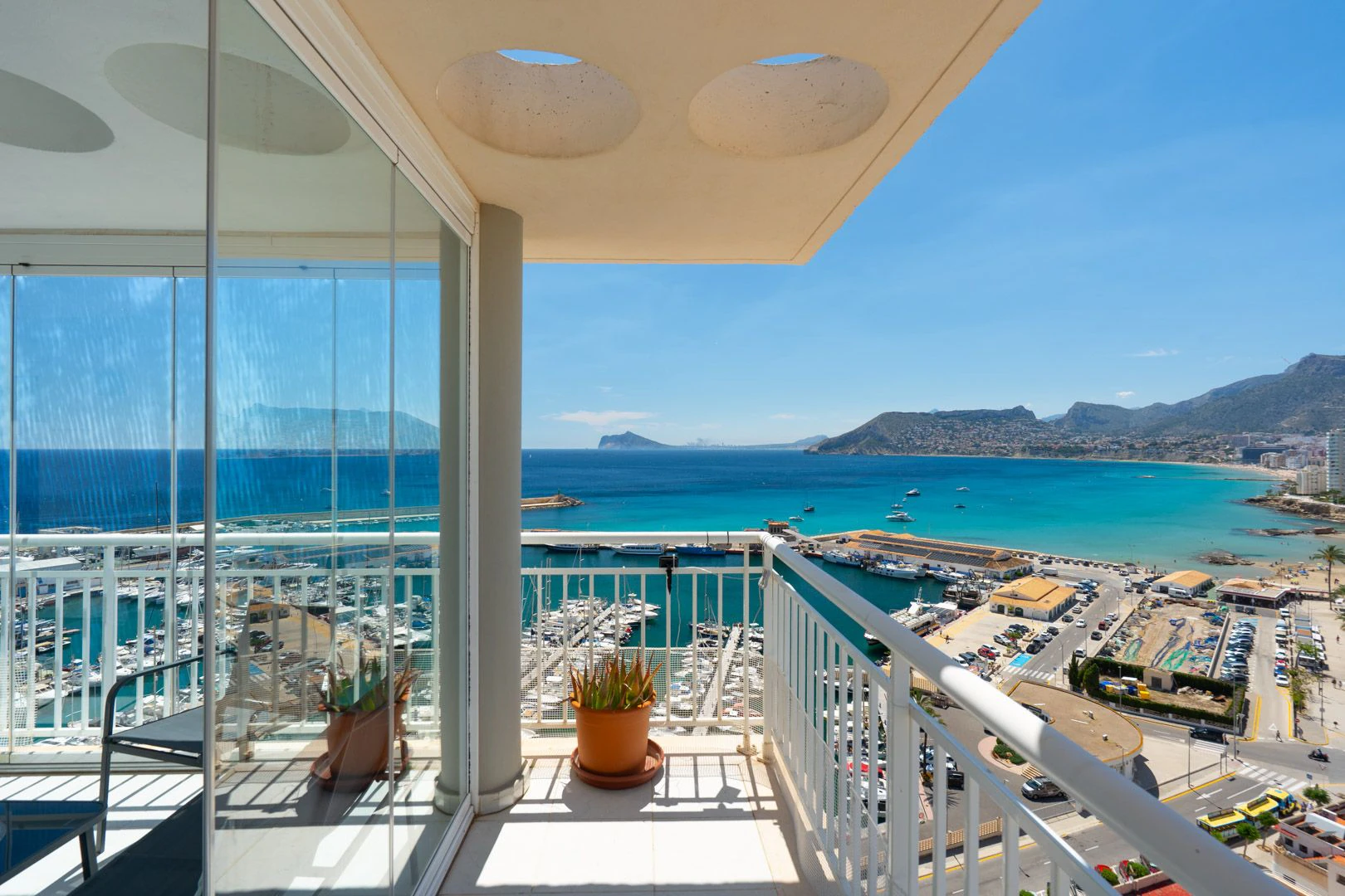 Exclusivo ático cerca de la playa con vistas al mar en Calpe