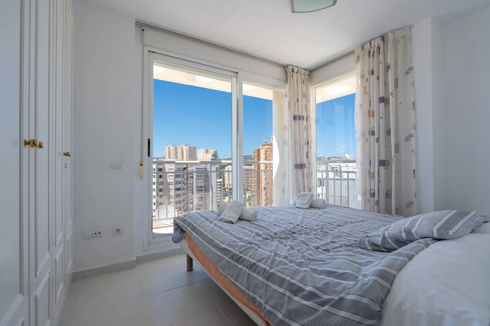 Exclusivo ático cerca de la playa con vistas al mar en Calpe