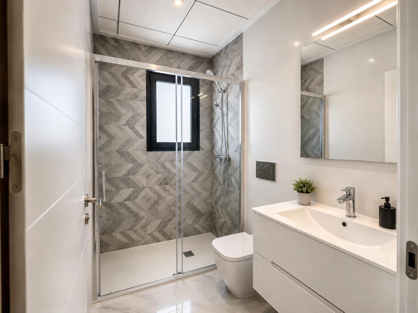Villa moderna con piscina privada en venta en Polop de la Marina