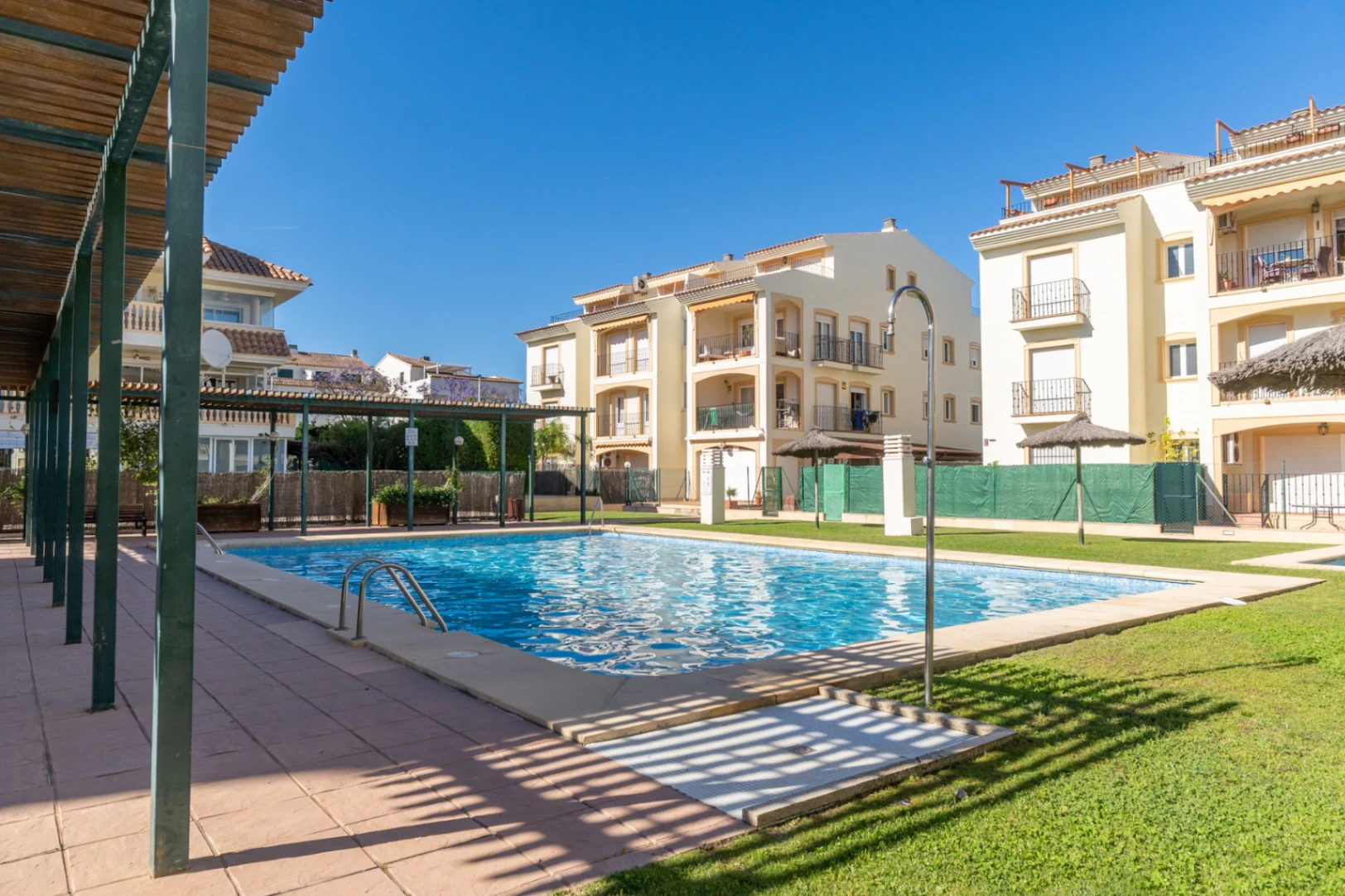 Apartamento de 5 habitaciones con gran jardin ubicado en una zona privilegiada de Jávea