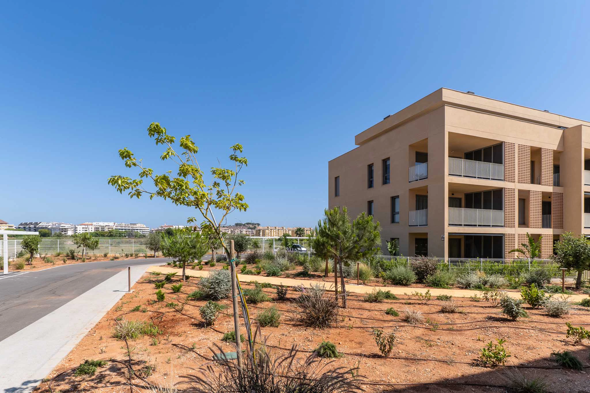 Exclusiva planta baja con 3 dormitorios en venta en Denia a pasos del centro y de comercios