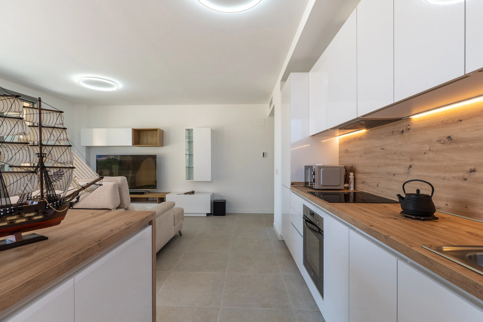 Exclusiva planta baja con 3 dormitorios en venta en Denia a pasos del centro y de comercios