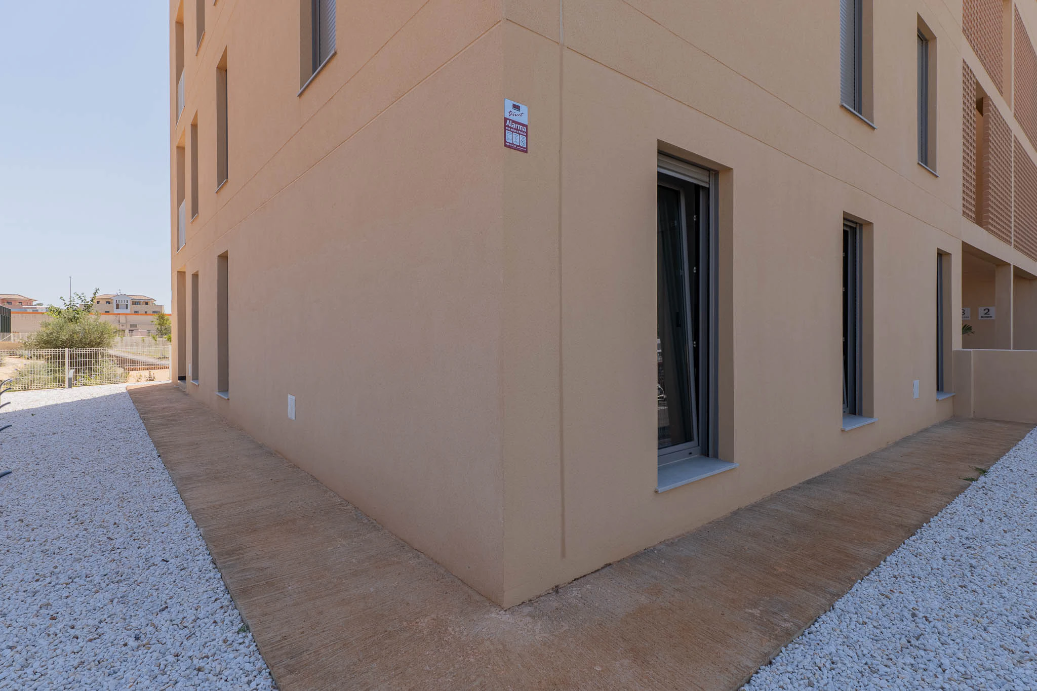 Exclusiva planta baja con 3 dormitorios en venta en Denia a pasos del centro y de comercios